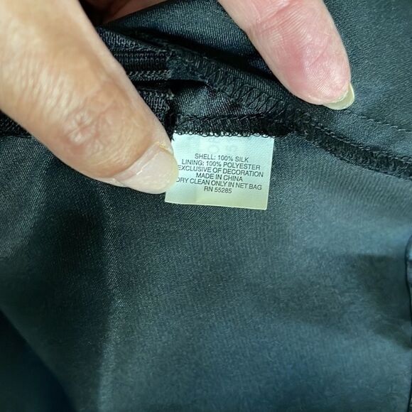 Express XS Sleeveless Top. V-neck Halter with tie. Sequenced‎ at rib cage. - Picture 8 of 8